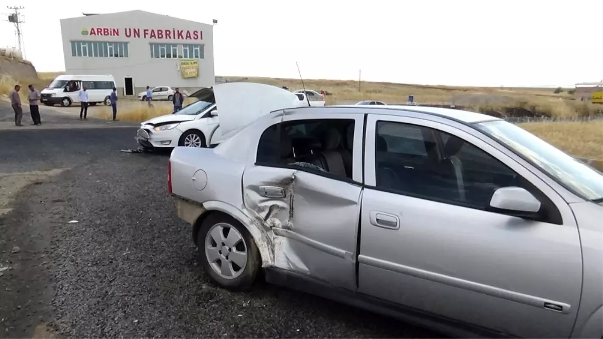 Diyarbakır'da iki ayrı trafik kazasında 7 kişi yaralı