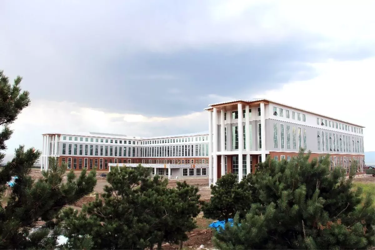 Doğu Anadolu'nun en büyük eğitim bina inşaatı bitmek üzere