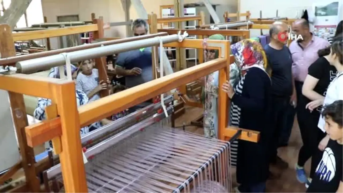 Gazenne dokuması kadınlara hem meslek hem de gelir kapısı oluyor