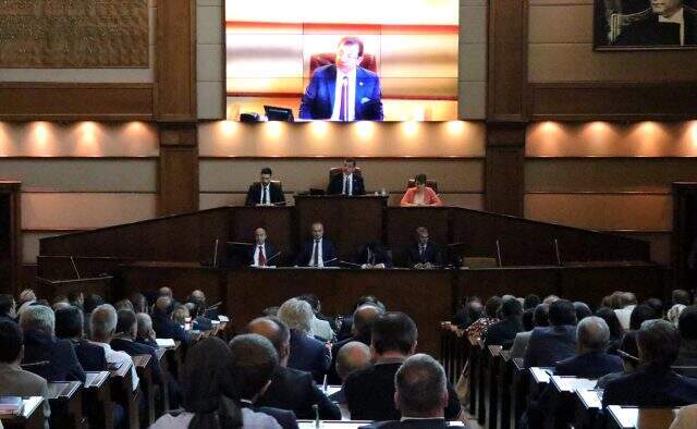 İmamoğlu: İBB borçlarını ödemek için gayrimenkullerini satıyor