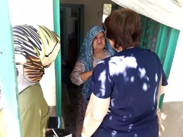 Karacabey Belediyesi mobil ekibinden ihtiyaç sahiplerine ziyaret