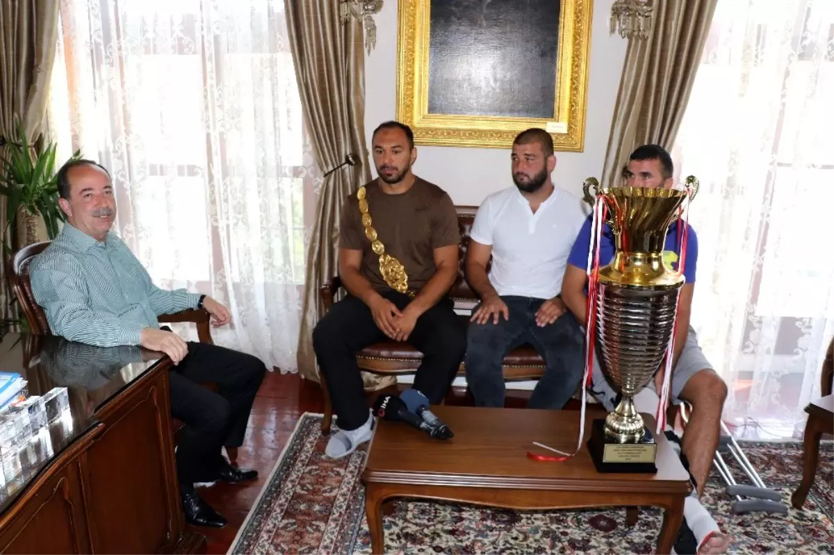 Kırkpınar şampiyonu Gürbüz'den geleneksel 'veda' ziyareti