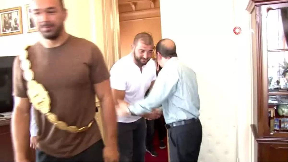 Kırkpınar şampiyonu Gürbüz’den ’geleneksel veda’ ziyareti