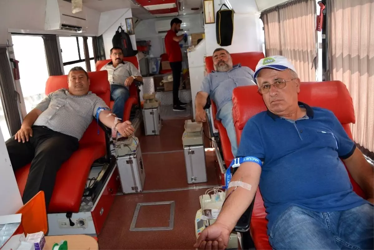 Korkuteli'nde kan bağışı standı açıldı