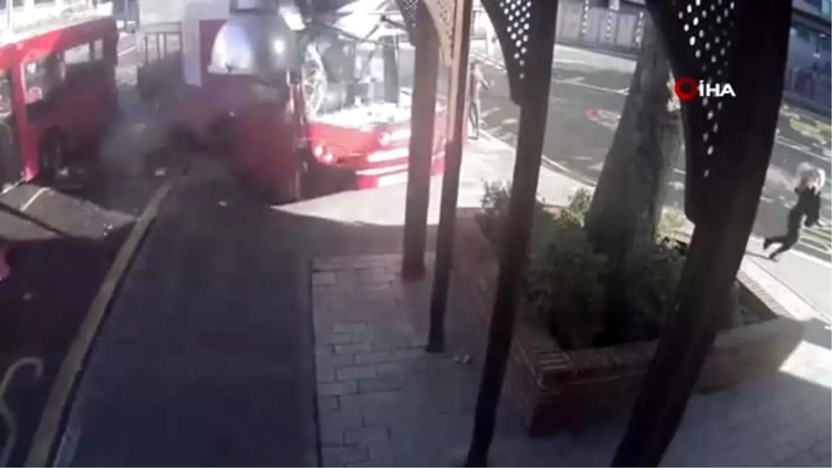 Londra'da 12 Kişiyi Yaralayan Otobüs Şoförüne 30 Ay Hapis