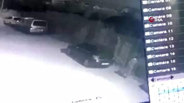 Lüks otomobilin anahtarlarını çalan hırsızın evinden uyuşturucu çıktı Lüks otomobilin anahtarlarını çalan hırsızın evinden uyuşturucu çıktı