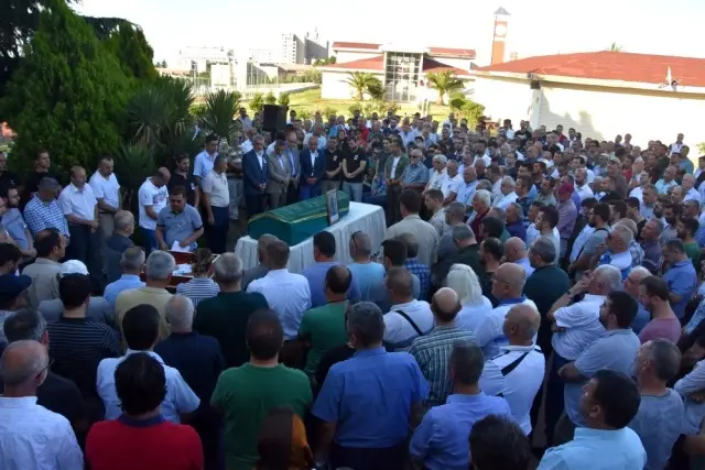 Merhum Dekan Taşmektepligil gözyaşlarıyla memleketine uğurlandı