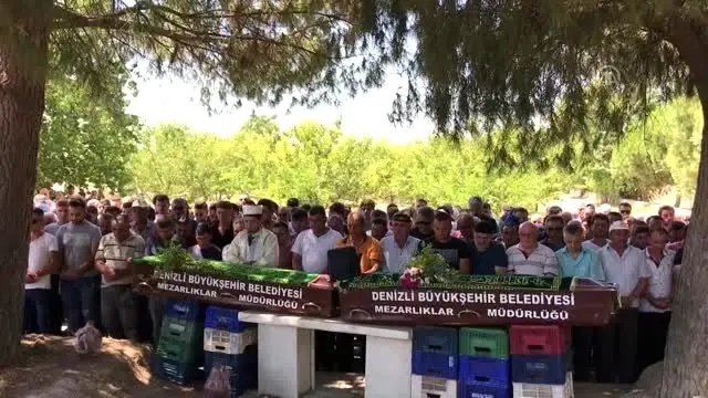 Silahlı saldırıda ölen amca yeğen toprağa verildi