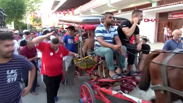SPOR Başpehlivan Gürbüz, hamam geleneğini bozmadı SPOR Başpehlivan Gürbüz, hamam geleneğini bozmadı