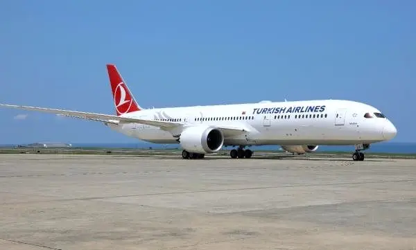 THY'nin 'Maçka' uçağı ilk seferini Trabzon'a yaptı THY'nin 'Maçka' uçağı ilk seferini Trabzon'a yaptı