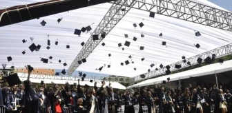 Yeditepe Üniversitesi'nde mezuniyet heyecanı