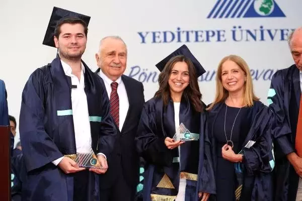 Yeditepe Üniversitesi'nde mezuniyet heyecanı Yeditepe Üniversitesi'nde mezuniyet heyecanı