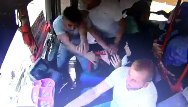 Yolcu minibüsünde panik anları