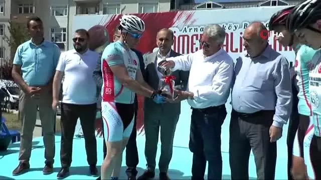 200 bisikletli Ömer Halisdemir için pedallarını çeviriyor