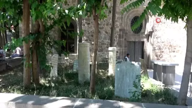 600 yıllık Ulu Camii günümüz teknolojisi ve mühendisliğine taş çıkartıyor 600 yıllık Ulu Camii günümüz teknolojisi ve mühendisliğine taş çıkartıyor