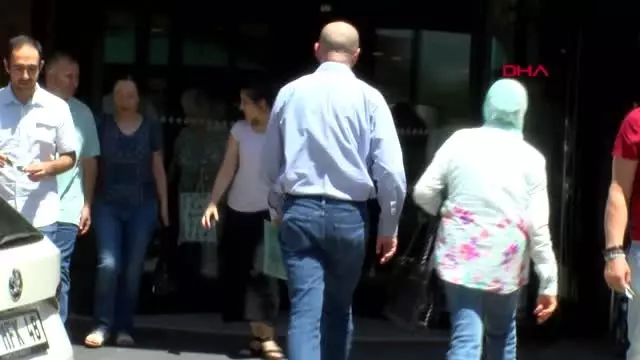 AK Parti'li Özkan, Eskişehir'de kaza geçirdi AK Parti'li Özkan, Eskişehir'de kaza geçirdi