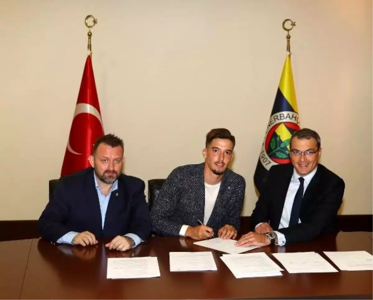 Altay Bayındır: Bir oyuncuyu Fenerbahçe isterse bu reddedilemez