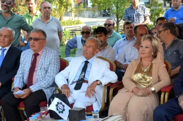 Bursa'da caddelere sanatçıların isimleri verildi Bursa'da caddelere sanatçıların isimleri verildi