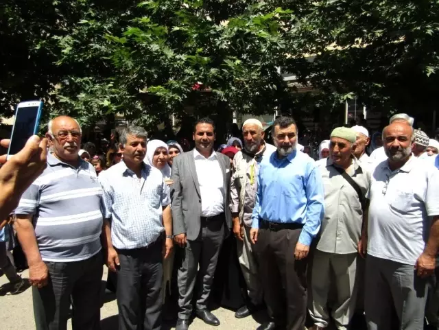 Gölbaşı'nda hacı adayları kutsal topraklara uğurlandı Gölbaşı'nda hacı adayları kutsal topraklara uğurlandı