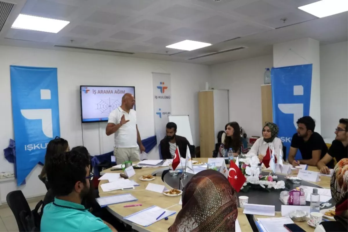 İş Kulübünde eğitimler devam ediyor