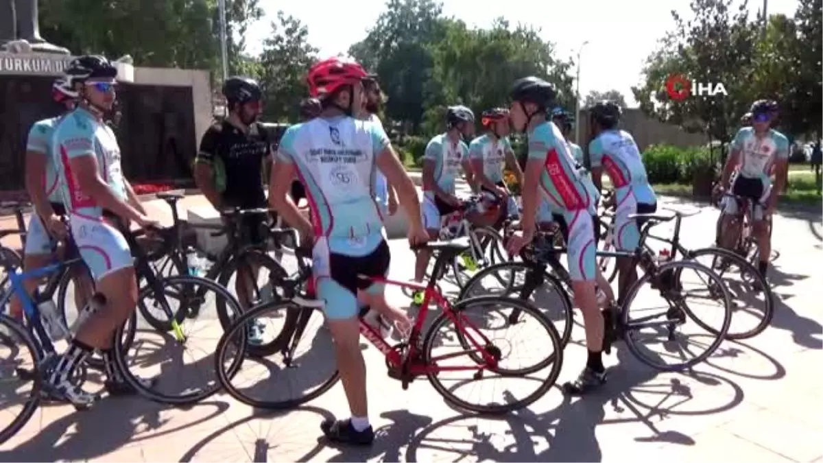 Kahraman şehit Ömer Halis Demir'in mezarına kadar pedal çevirecekler