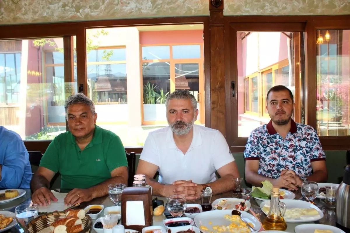 Kapiz: 'Mücadeleci futbolculardan oluşan bir takım kuracağız'