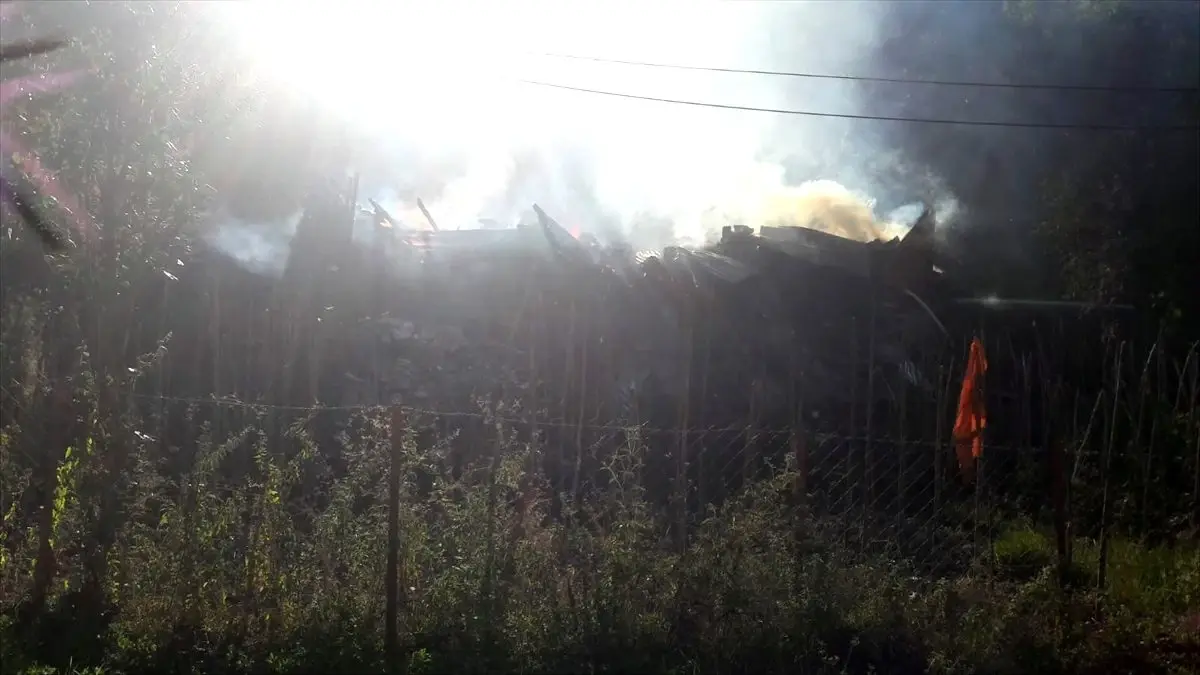 Karabük'te ev yangını