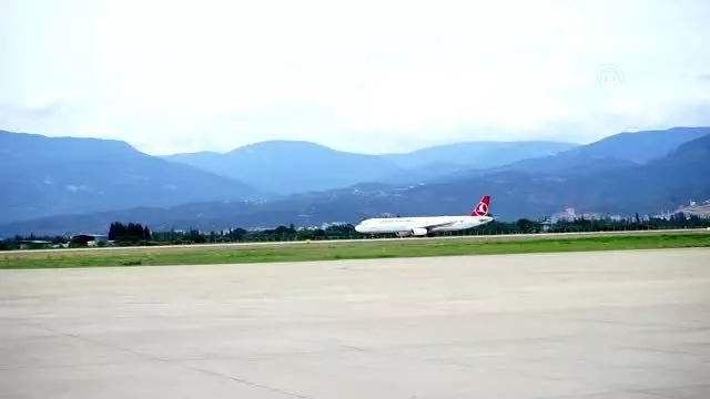 Koca Seyit Havalimanı'ndan 6 ayda 152 bin 45 yolcu yararlandı - BALIKESİR Koca Seyit Havalimanı'ndan 6 ayda 152 bin 45 yolcu yararlandı - BALIKESİR