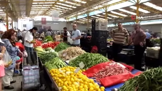 Pazarda kurulan serinletme sisteminden hem pazarcılar hemde vatandaşlar memnun Pazarda kurulan serinletme sisteminden hem pazarcılar hemde vatandaşlar memnun