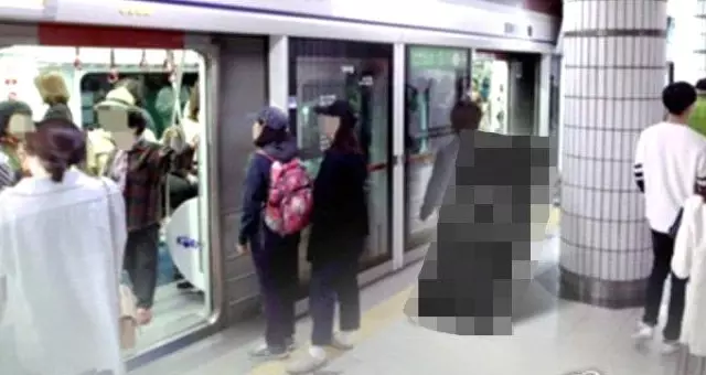 Ünlü spiker kadınların etek altından fotoğrafını çekerken yakalandı