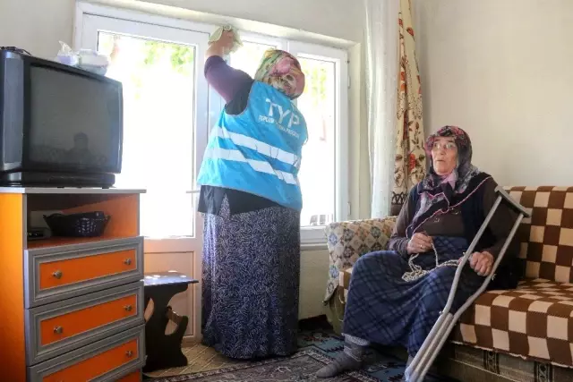 Yahyalı'da evde temizlik hizmeti yüzleri güldürüyor