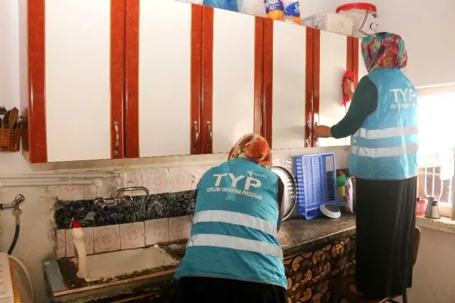 Yahyalı'da evde temizlik hizmeti yüzleri güldürüyor