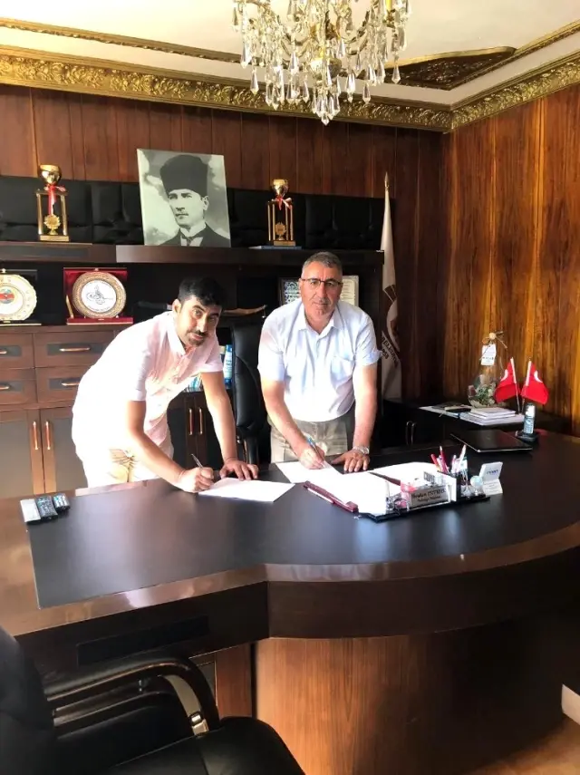 Çat Belediyesinde Sözleşme Sevinci