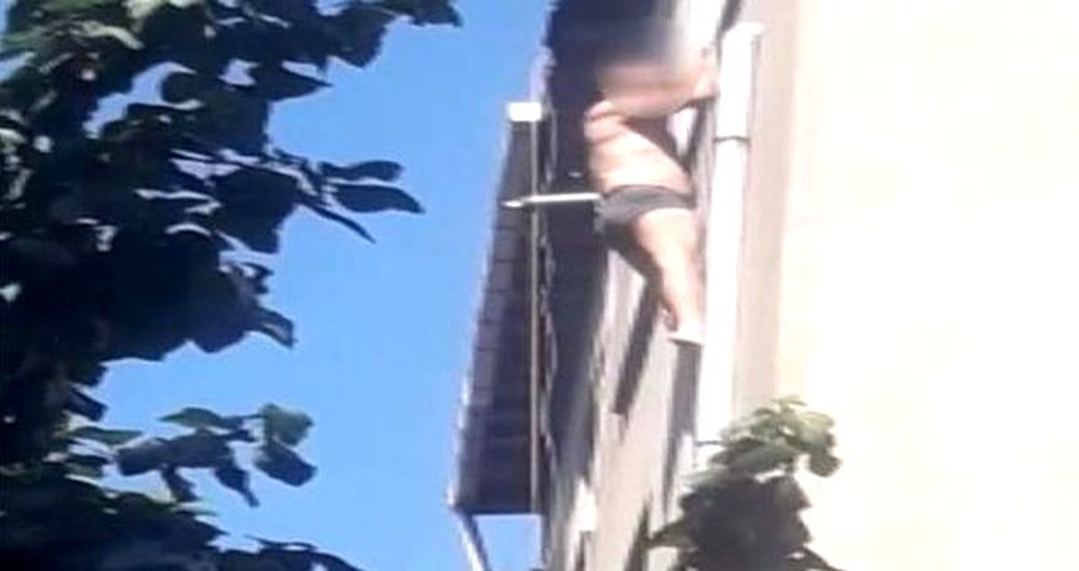 Cinsel ilişkiye girmek için gitti! Yan odadan iki kişi çıkınca yarı çıplak halde balkona kaçtı