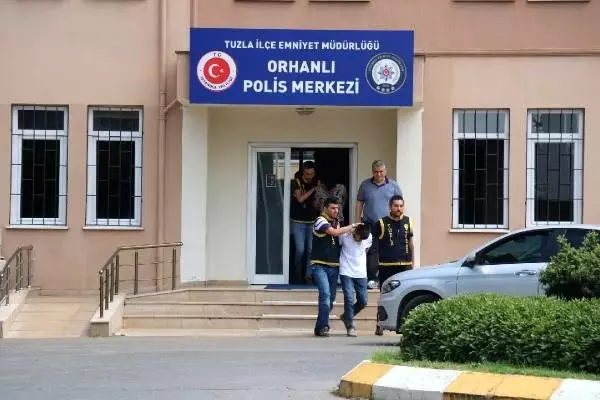Etekli soyguncular güvenlik kamerasında Etekli soyguncular güvenlik kamerasında