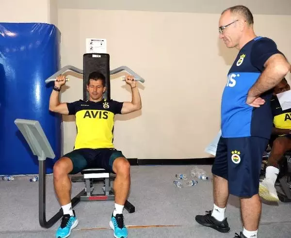 Fenerbahçe'de Yanal'ın en büyük destekçisi Kaptan Emre olacak Fenerbahçe'de Yanal'ın en büyük destekçisi Kaptan Emre olacak