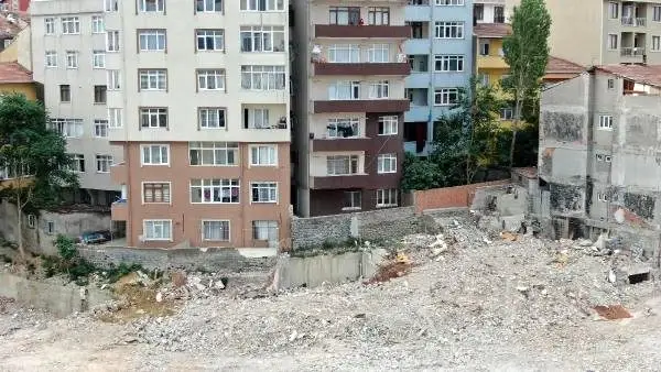Kağıthane'de 'riskli alan' ilan edilen bölge havadan görüntülendi Kağıthane'de 'riskli alan' ilan edilen bölge havadan görüntülendi