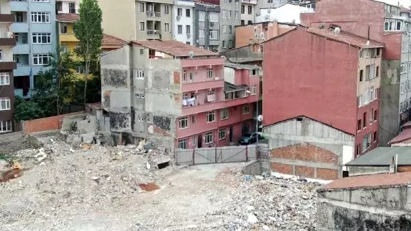 Kağıthane'de 'riskli alan' ilan edilen bölge havadan görüntülendi Kağıthane'de 'riskli alan' ilan edilen bölge havadan görüntülendi