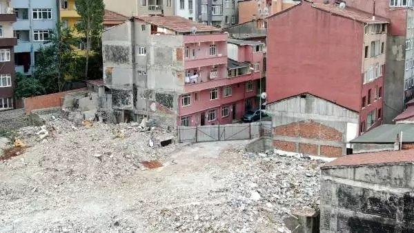 Kağıthane'de 'riskli alan' ilan edilen bölge havadan görüntülendi Kağıthane'de 'riskli alan' ilan edilen bölge havadan görüntülendi