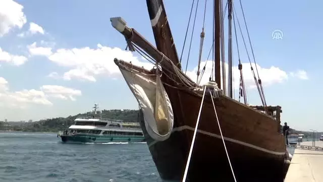 Katar'ın ünlü yelkenlisi 2022 Dünya Kupası'nın tanıtımı için İstanbul'da (1) Katar'ın ünlü yelkenlisi 2022 Dünya Kupası'nın tanıtımı için İstanbul'da (1)