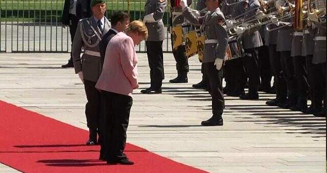 Merkel üçüncü kez titreme nöbeti geçirdi