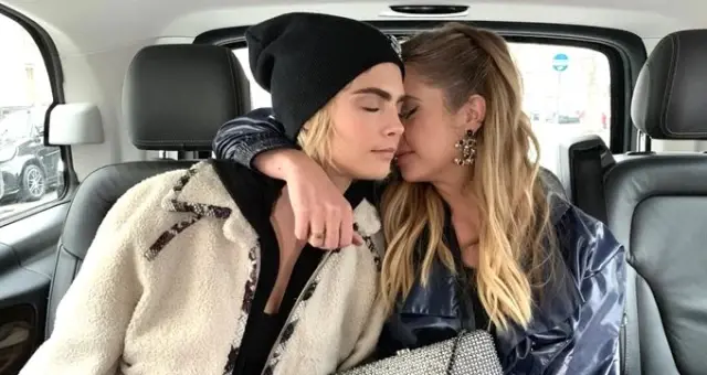 Ünlü model Cara Delevingne ve oyuncu sevgilisi Ashley Benson nişanlandı
