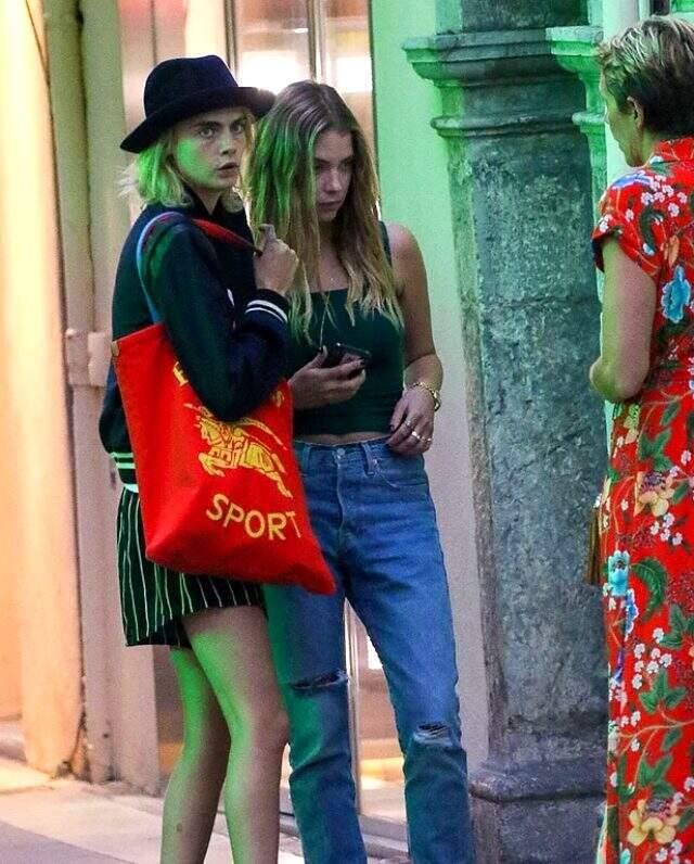 Ünlü model Cara Delevingne ve oyuncu sevgilisi Ashley Benson nişanlandı