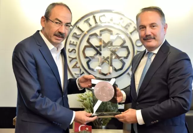 Vakıfbank Genel Müdürü Abdi Serdar Üstünsahil'den KTO'ya Ziyaret Vakıfbank Genel Müdürü Abdi Serdar Üstünsahil'den KTO'ya Ziyaret