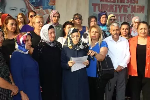 AK Parti'li kadınlar Srebrenica soykırımı kurbanlarını andı