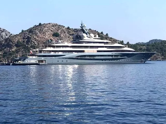 Dünyanın en zengini Bezos'un lüks yatı Kekova'da görüntülendi