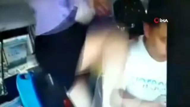 Çinli Kadın Otobüs Şoförünü Tekmeledi