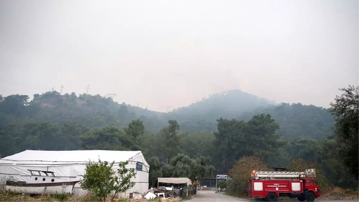Dalaman'da çıkan orman yangını Göcek'e yayıldı
