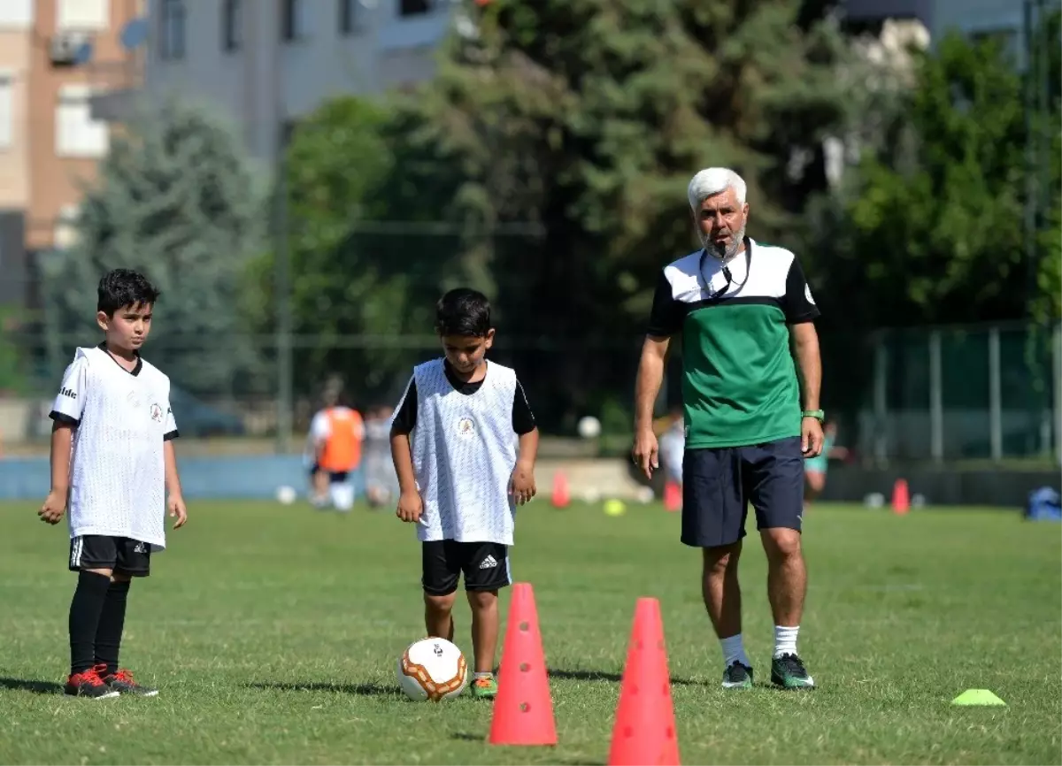 Geleceğin yıldızları Muratpaşa'da yetişiyor