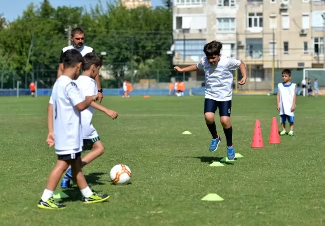 Geleceğin yıldızları Muratpaşa'da yetişiyor Geleceğin yıldızları Muratpaşa'da yetişiyor